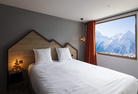 Hotel Base Camp Lodge