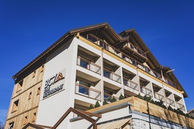 Hotel Base Camp Lodge