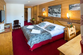 Hotel Base Camp Lodge