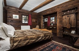 Chalet Heron