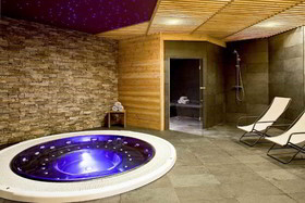 Anova Hotel & Spa