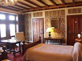 Hostellerie Du Vieux Pérouges