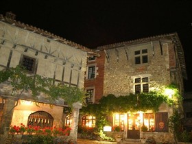 Hostellerie Du Vieux Pérouges
