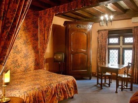 Hostellerie Du Vieux Pérouges
