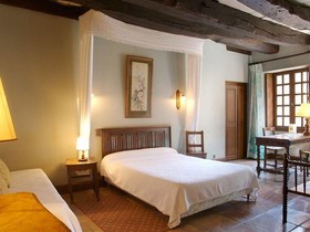 Hostellerie Du Vieux Pérouges