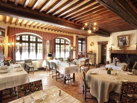 Hostellerie Du Vieux Pérouges