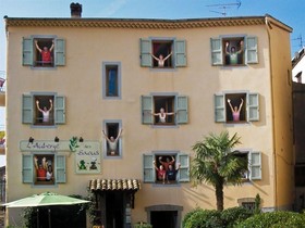 The Frogs' House