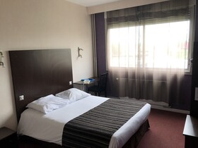 Adonis Lyon Est - Hôtel Artys
