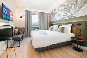 Hôtel Campanile Smart Lyon Est - Eurexpo Bron Aviation