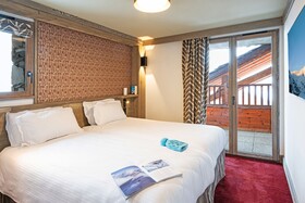 Hotel L'aigle Du Montana By Les Etincell