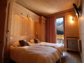 Paquis Hotel