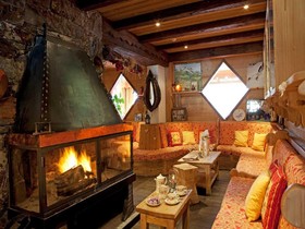 Paquis Hotel