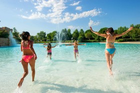 Kanopee Village de Trevoux Pitches