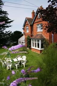 Northshorebude Backpackers Hotel