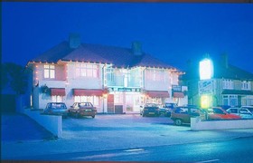 OYO Godolphin Arms Hotel