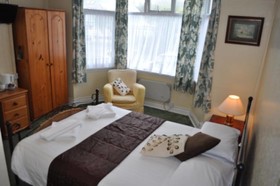 OYO Godolphin Arms Hotel