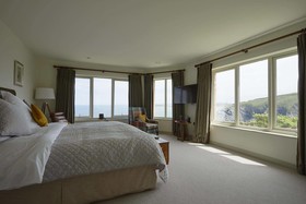 Lewinnick Lodge