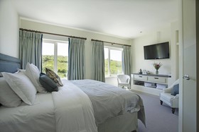 Lewinnick Lodge