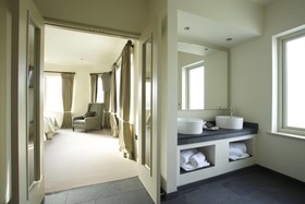 Lewinnick Lodge