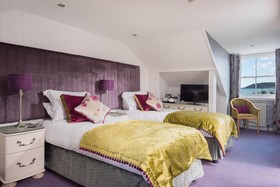 Camilla House - Guest house