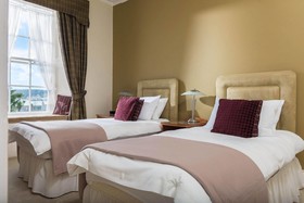 Camilla House - Guest house