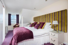 Camilla House - Guest house