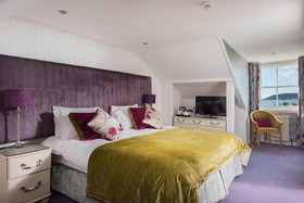 Camilla House - Guest house