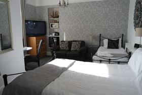 Duporth Guest House