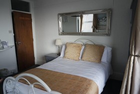 Duporth Guest House