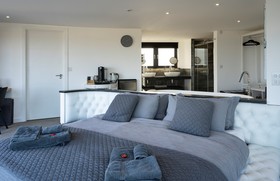 Uno - St Ives