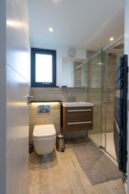 Uno - St Ives