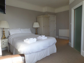 Bossiney House