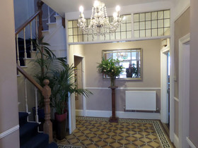 Bossiney House