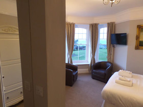 Bossiney House