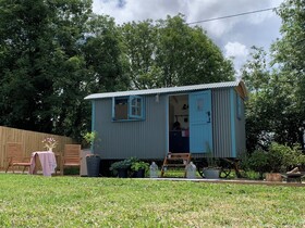 St. Kew Shepherd Huts