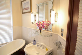 Albany House Bed And Breakfast