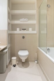 Discovery Dock Apartments East