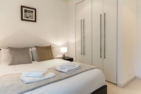 Discovery Dock Apartments East