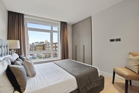 Vauxhall Bridge by Q Apartments