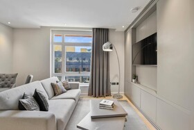 Vauxhall Bridge by Q Apartments