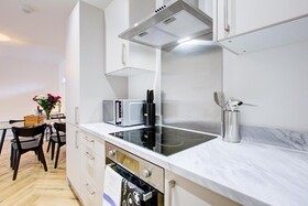 Hybrid Resi - Mitcham