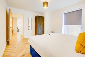 Hybrid Resi - Mitcham