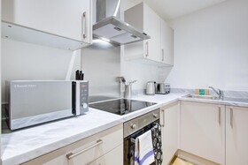 Hybrid Resi - Mitcham