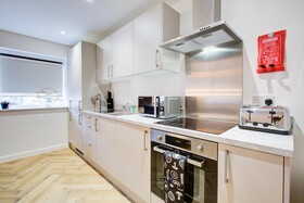 Hybrid Resi - Mitcham