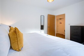 Hybrid Resi - Mitcham