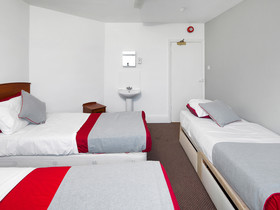 OYO Elstree Inn