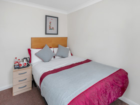 OYO Elstree Inn