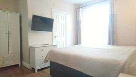 Avis Hotel