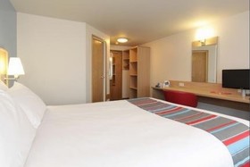 Travelodge Camberley Central