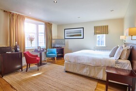 The County Hotel